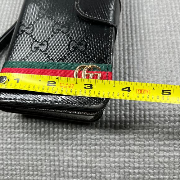 Gucci GG Universal Wallet Phone Case Womens One Size Black Embossed Wristlet - Picture 6 of 6